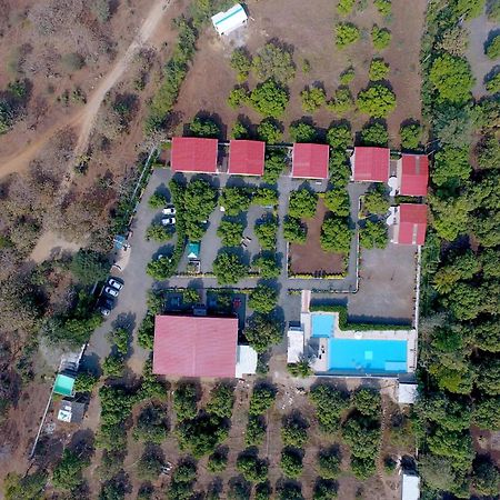 Heeran Re-Treat Resort Sasan Gir Buitenkant foto