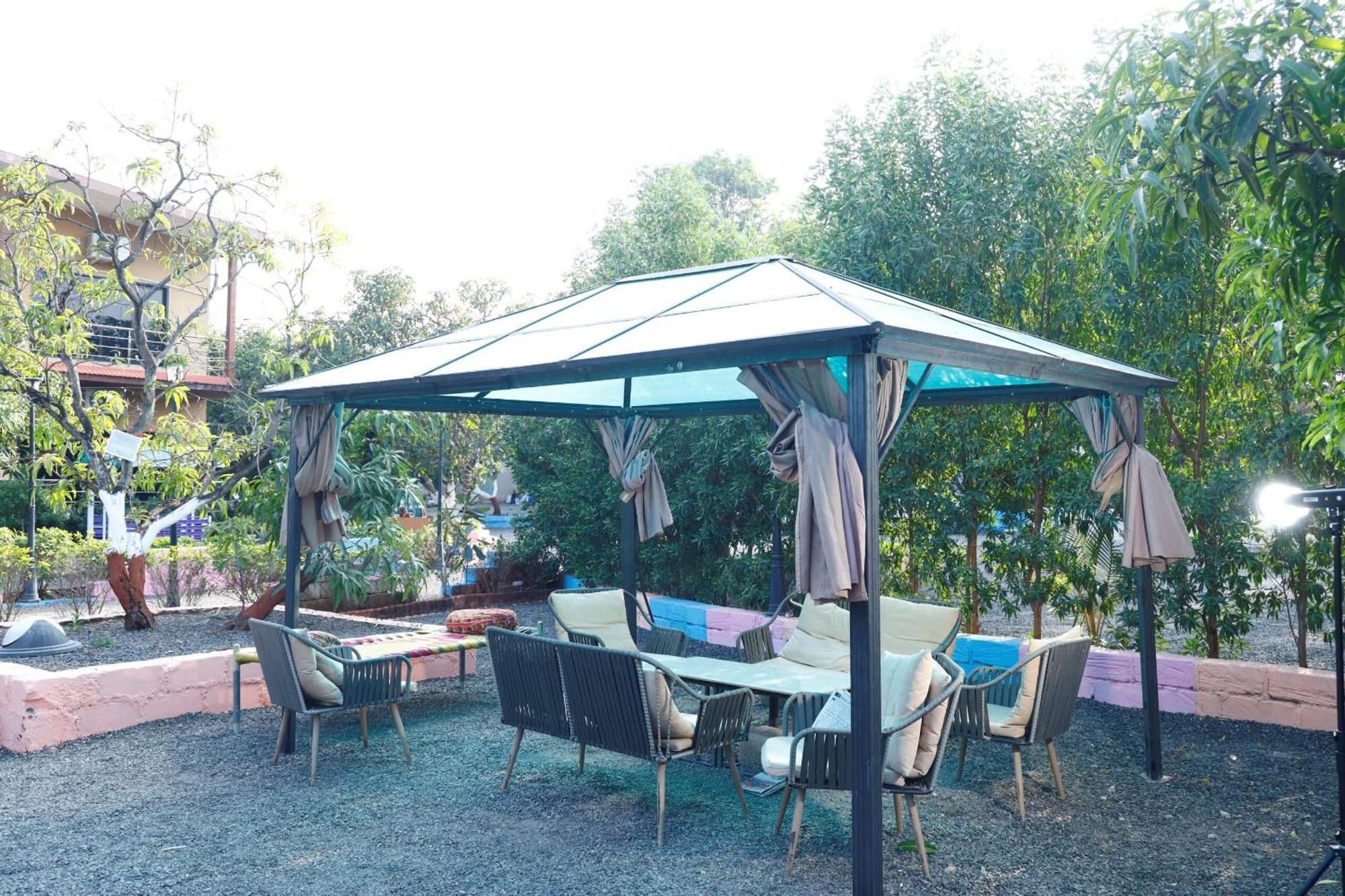 Heeran Re-Treat Resort Sasan Gir Buitenkant foto